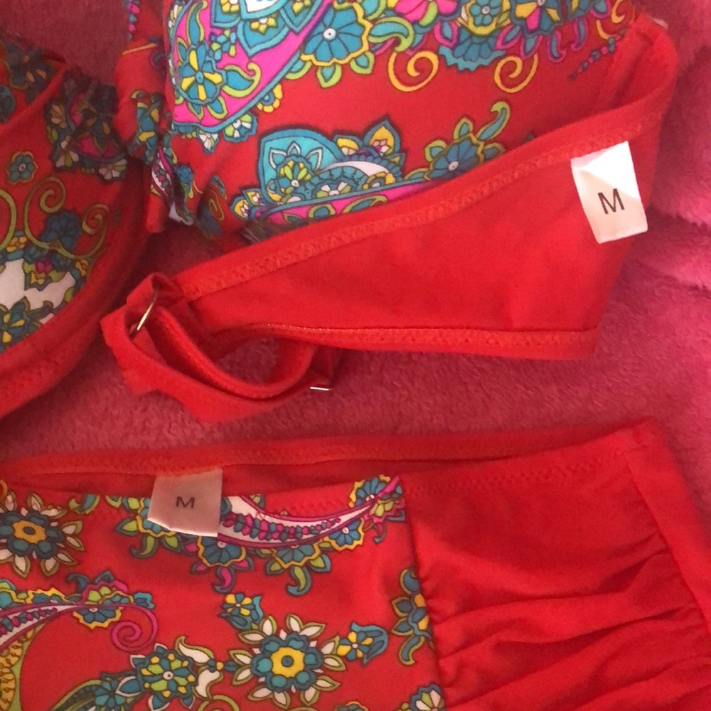 👙 bathing suit - Picture 3 of 3